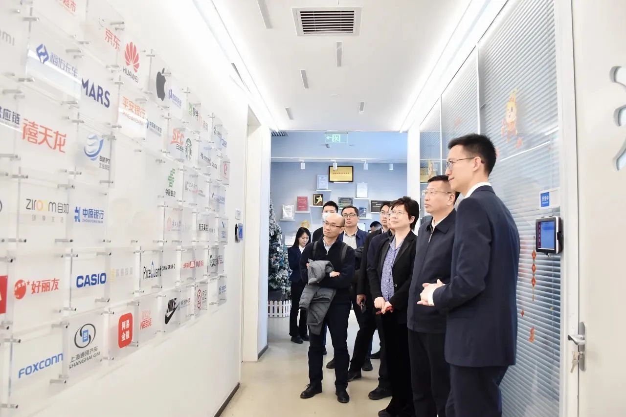 全国工商联副主席安立佳带队走访入谷企业杉数科技北京总部，调研人工智能企业发展情况(图1)